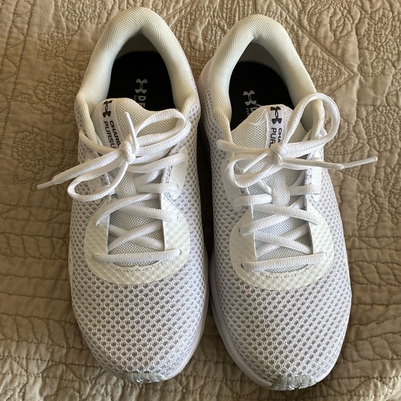 White sneakers - Picture 1 of 6